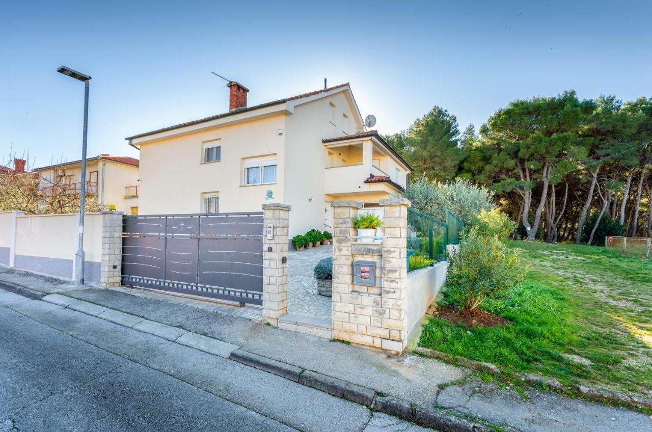 Apartments Hortensia Pula Exterior foto